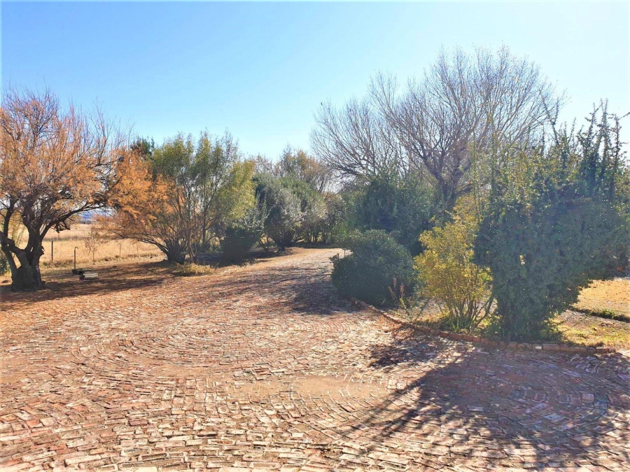 4 Bedroom Property for Sale in Roodewal Free State